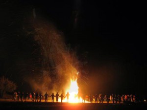 en-torno-al-fuego-SINERGIA-HAIKI